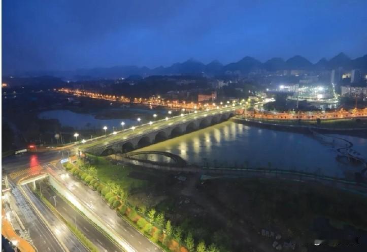 到贵阳朋友们有“福”了！贵阳又新增一个免费公园～花溪湖公园，位于贵阳市花溪区中心