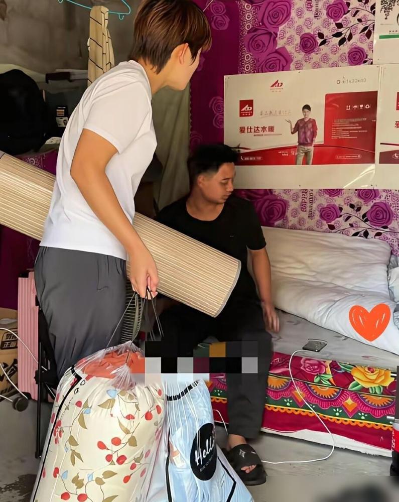 岳父把2套房产全过户给了小舅子，我妻子全程平静签字，一句话没争。分房时不吭声