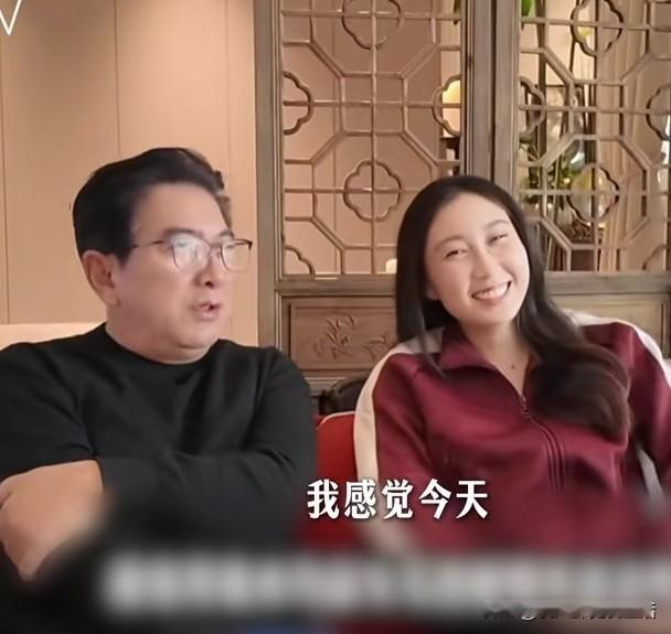 水均益借着2025丝绸之路的活动，把女儿介绍给大家，拓展她的朋友圈和人脉。现