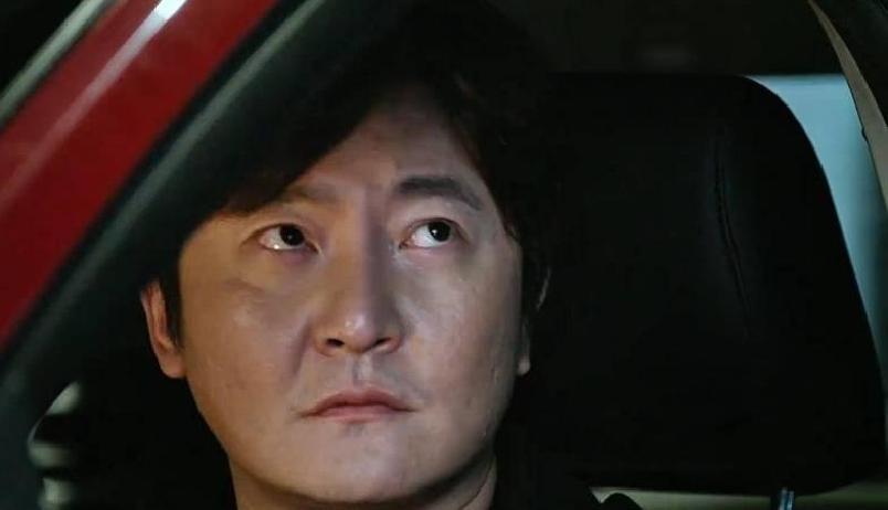 郭京飞新剧《迷墙》收视还不错，观众为何弃剧？因为剧情太假？很多悬疑剧最怕什么？