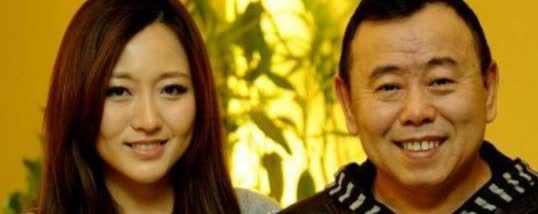 2012年，身价10亿的总裁石磊，送了一辆3000万的法拉利来追求潘长江之女潘阳