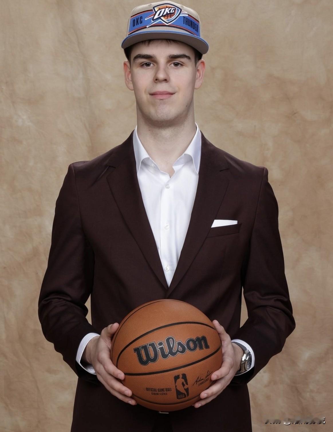 尼古拉·托皮奇恐怕是NBA历史上最惨的新秀之一，他值得雷霆耐心等待吗？尼古拉