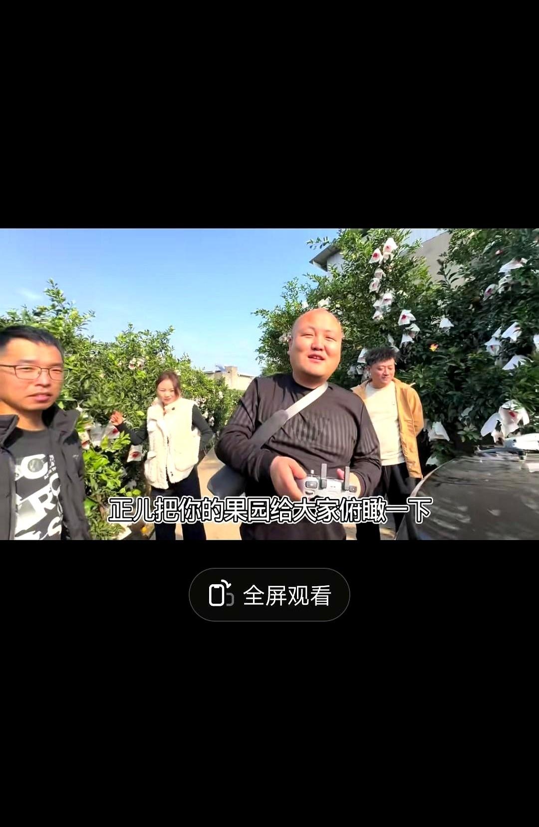 我跟你说个事儿，挺唏嘘的。一百多万粉丝的号，直播间里就剩下几百个人。这落差，