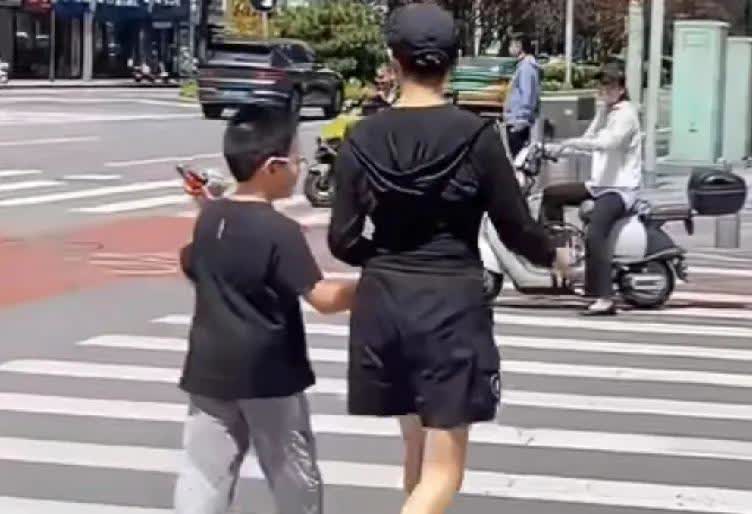 宋丹丹孙子，太令人想不到了！8月13日下午，宋丹丹突然冲上热搜，原因竟然