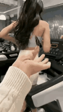 一边嚼槟榔，一边跑步？