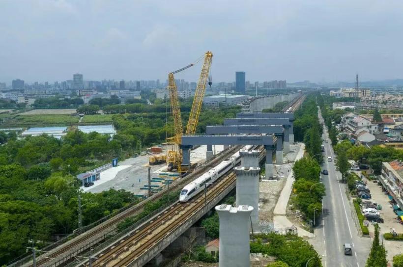 通苏嘉甬高铁：宁波⇌上海1小时直达这条备受瞩目的高铁线路是通苏嘉甬高铁，其控