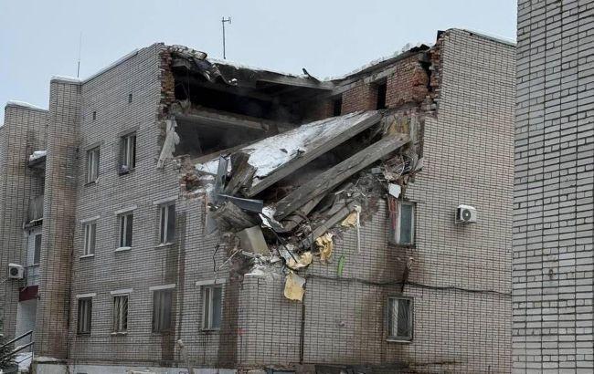 2月17日，在俄罗斯列宁格勒地区，军方指挥官办公室大楼内响起爆炸声。俄罗斯Tel