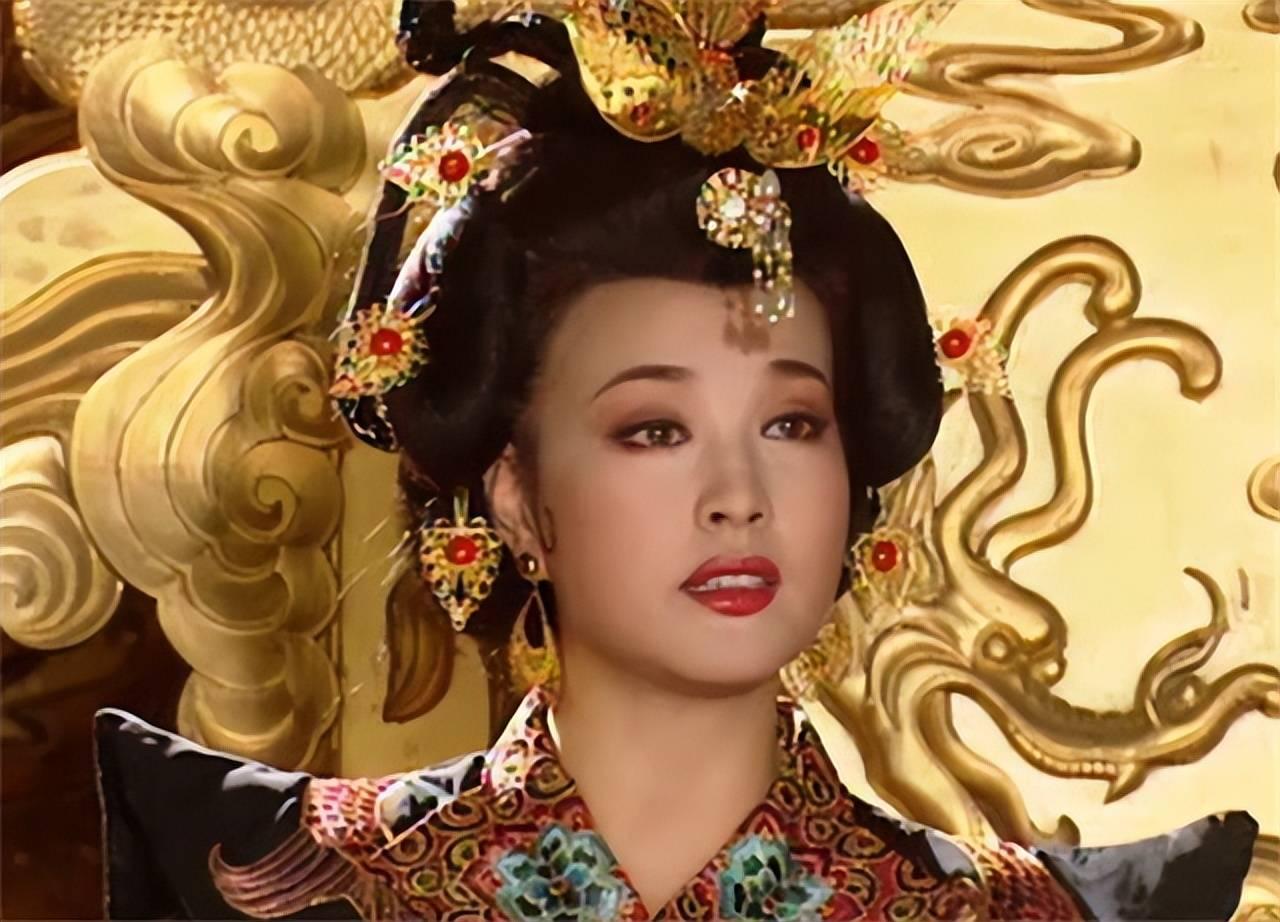 总有人说，武则天称帝把女主临朝的路走窄了。但细看史书会发现，这怪不得武则天。