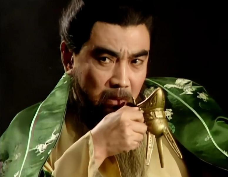 曹操军事生涯最惨的败仗：最信任的猛将战死，长子也为保他而牺牲 曹操这辈子打过