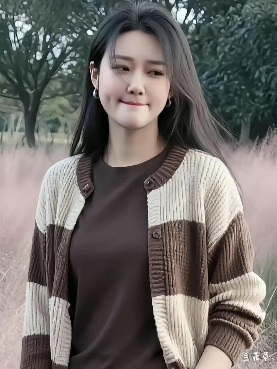 美女一枚。不知道她是谁？无可挑剔的长相和身材，父母该为之骄傲了。清纯的，粉嫩