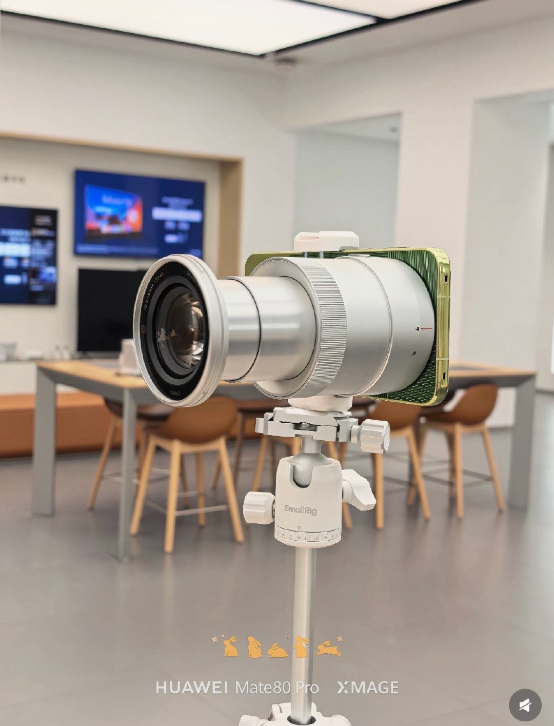 这么大？这是怎么卡Mate90上去的？​