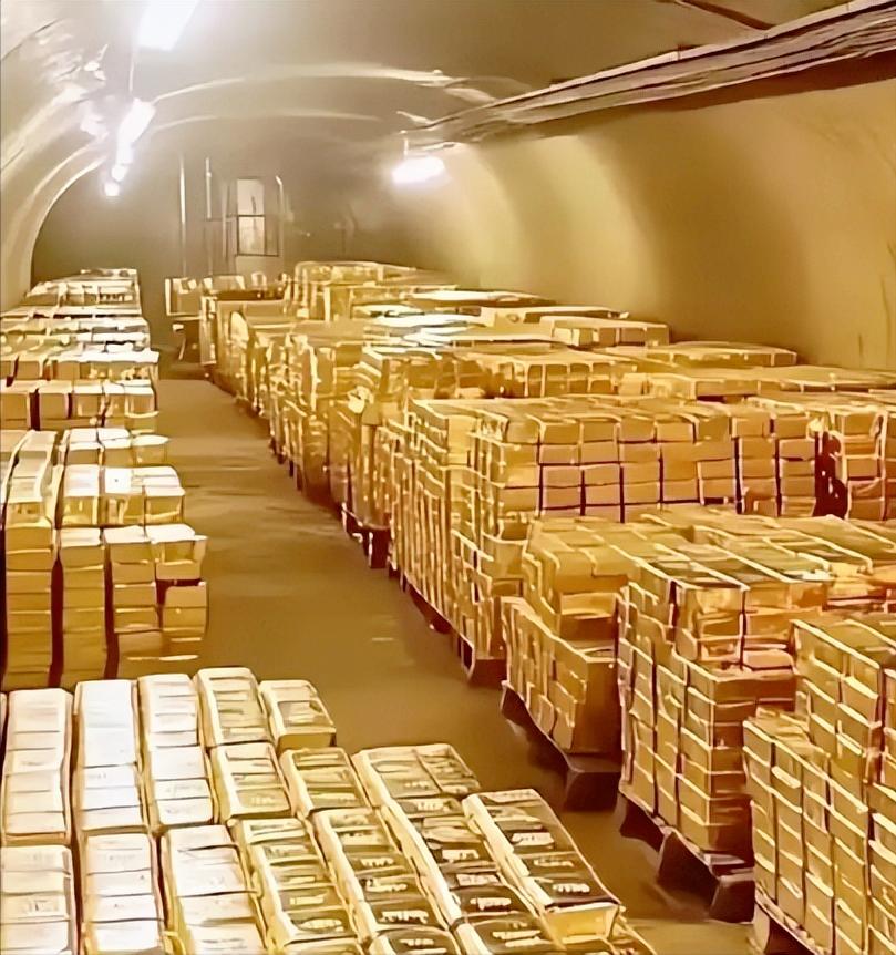 金价彻底疯了，德国那边快吵翻了天，一群议员喊话，必须赶紧把存在美国的黄金运回国，