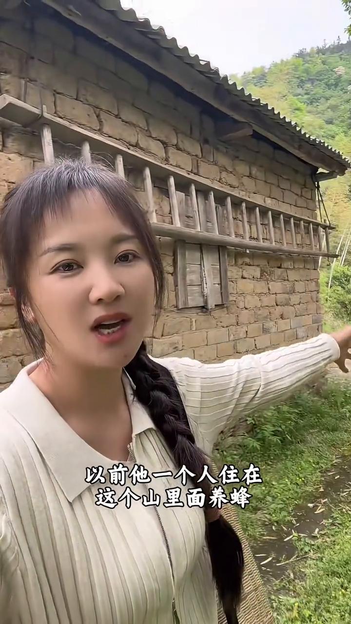 这个环境是你心里想的那种田园生活吗？这大山中间唯独这两个泥巴房，但是现在这个地方