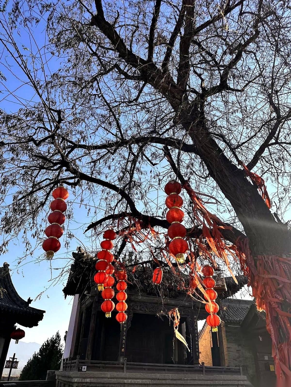 我差点就以为自己这辈子完了。真的，不是矫情。明明生活什么都好，就是控制不住地