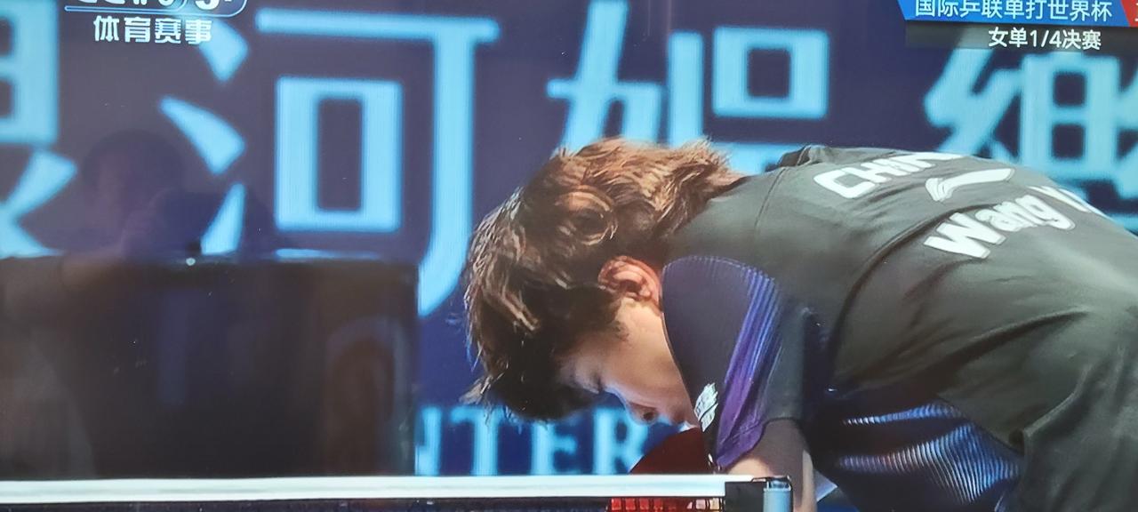 前三局大迪0:3暂时落后温特，形势十分危急！第一局温特进入状态很快，感觉完全压