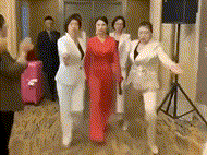 起驾！统统闪开！