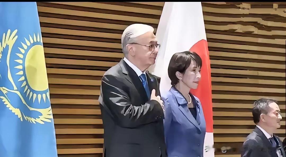 日本邀请中亚五国到日本来访问，搞一个5+1，可结果是，目前，只有哈萨克斯坦总统托