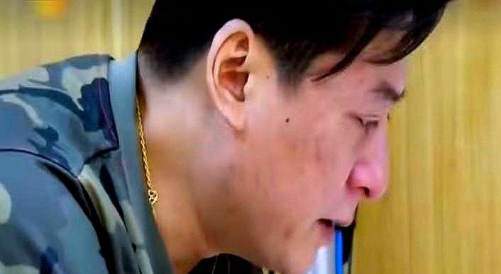 “别把他推到尴尬位置。”去年，姜妍发声维护前男友朱雨辰，说两人还是好友。他俩2012年公开恋情，交往