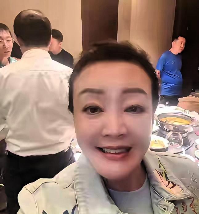 张兰说了。台湾的房。不给买了。儿子汪小菲。想买也不行。大家都在想。这到底是干嘛。