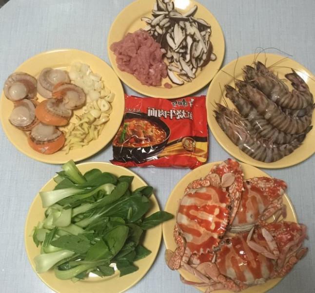 婆婆给媳妇做的方便面, 把媳妇感动了, 这样的方便面吃的有营养
