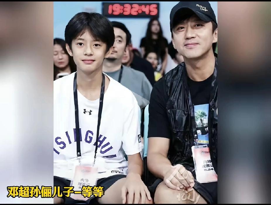 娱乐圈明星家的帅气星二代男孩，这几位真的没长歪，相反，完全超越了父母的颜值，帅气