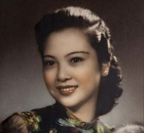 1946年，深夜，戴笠抱着赤裸的陈华：“华妹，我的半壁江山是你打下的，我真的离不