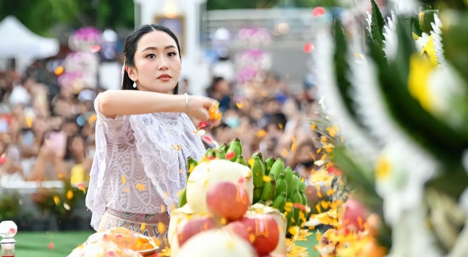 佩通坦被暂停后依然活跃佩通坦被暂停总理职务的消息一出，很