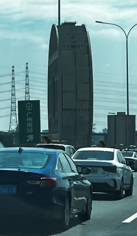 新能源汽车能完全取代燃油车吗？这事儿还真不好说。从数据看，2026年3月国内新能