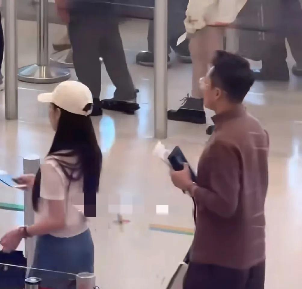 网友台北机场偶遇汪小菲和马筱梅赶回北京！夫妻俩为了孩子来回奔波，马筱梅夫唱妇随