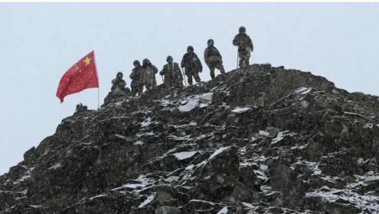 印度媒体自己都认了：坚持20年的边界立场，这次松口了。《德干先驱报》直言，中印最