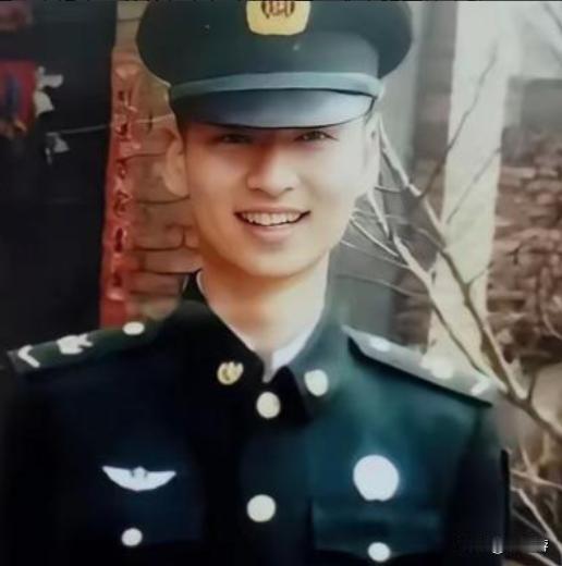 2020年，母亲在已经牺牲的儿子遗物时，翻出一张女孩的相片，她抽泣着说：“好孩子