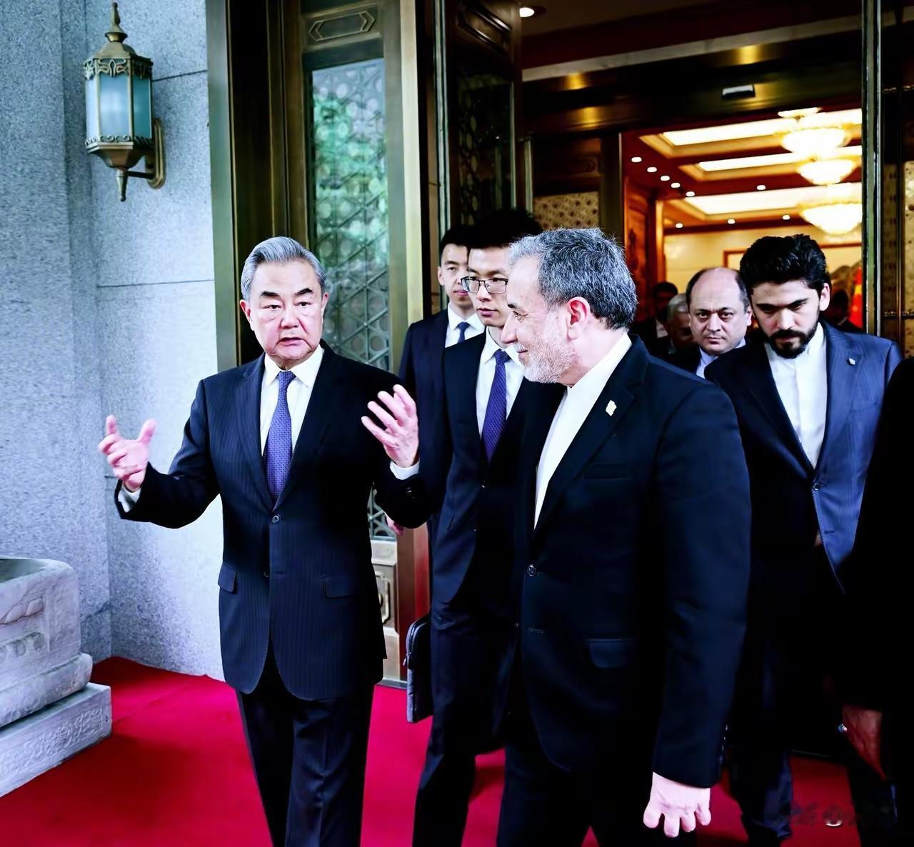 国际地位是打出来的，中东将彻底变天。小巴享受着胜利的红利，伊朗也将享受。