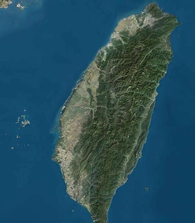 再拖下去,台湾连“讨价还价”的余地都没有了。昨晚,台办署名文章罕见把话挑明:统一