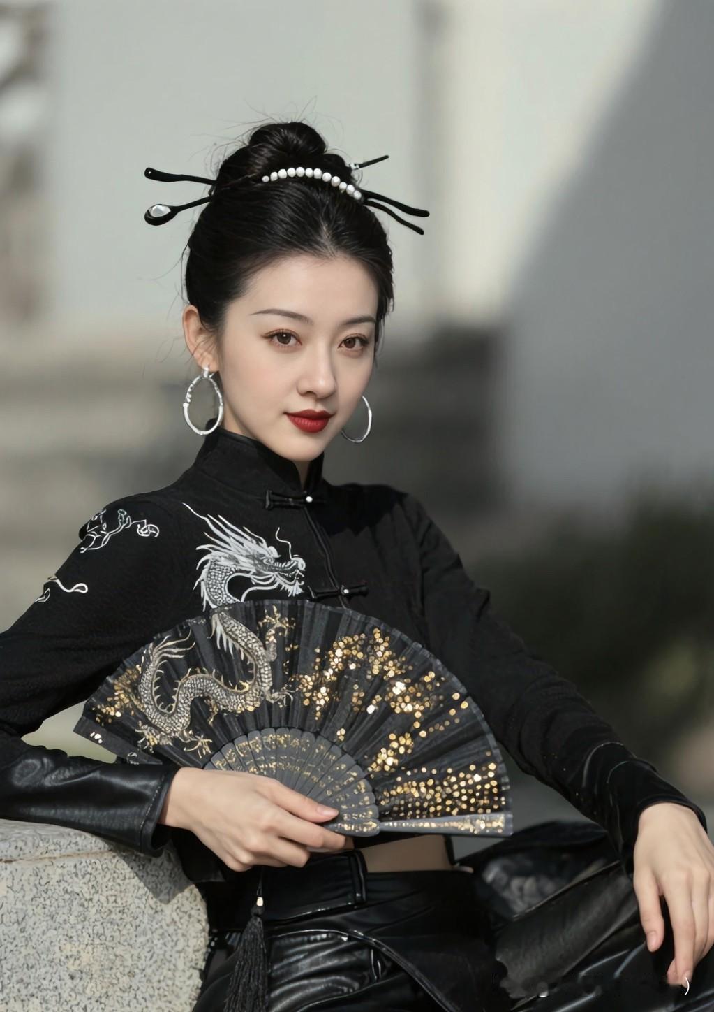 人生这条路，本就没有平平整整的道，深一脚浅一脚地走，每一步踩下去的，都是