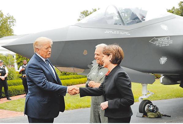 /以特朗普的精明，搞不好这一次110亿美元的对台军售是特朗普的一次空手套白狼