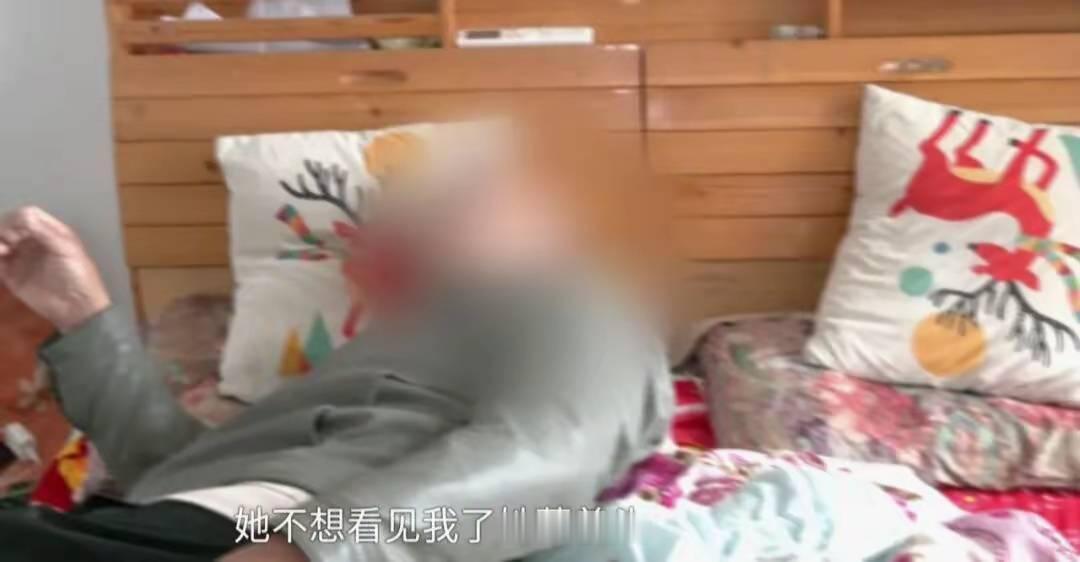 郑州的张先生和女友“搭伙过日子”，因对方对自己孩子不好提分手，可前女友却赖在他房
