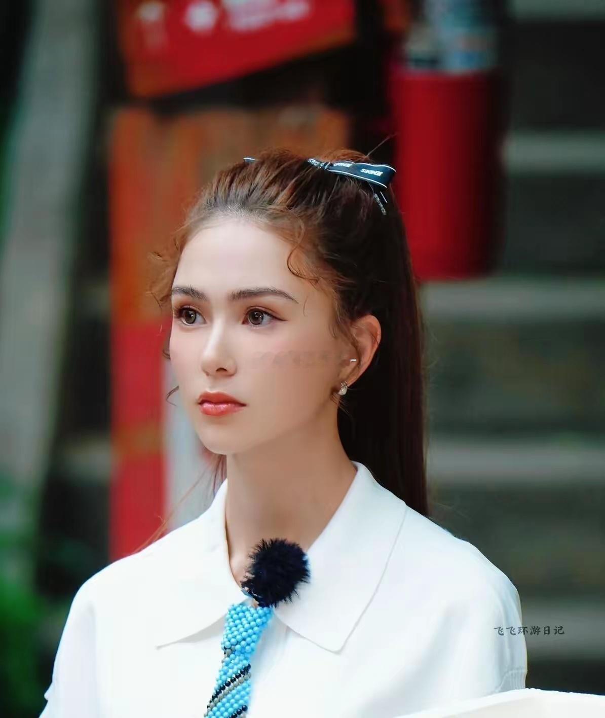 这一季《中餐厅》看得人心里堵得慌。后厨灶火没断过，林大厨颠勺的手腕都是抖的，王