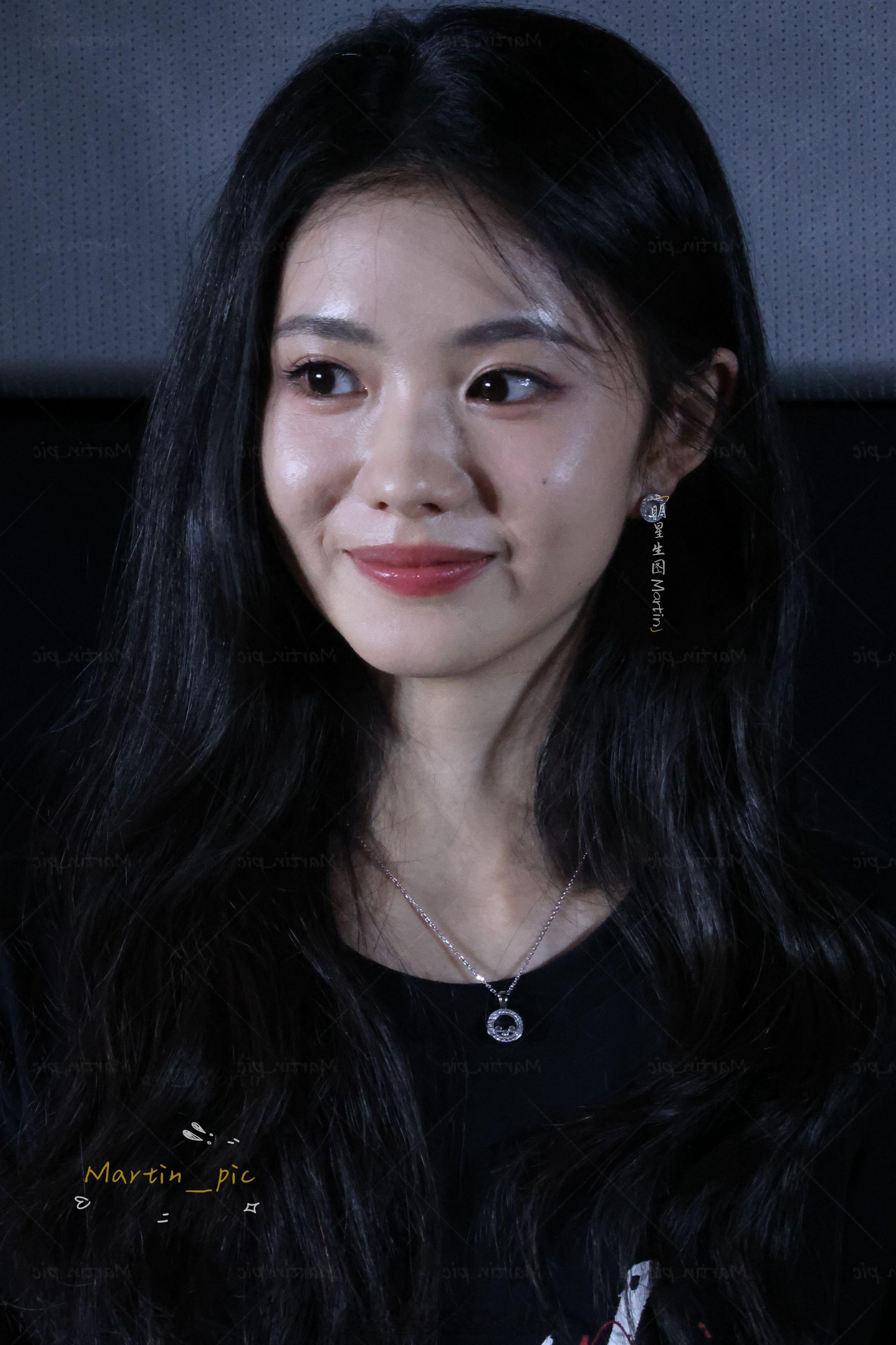 刘浩存刘浩存消失的人首映礼生图又是被存子的脸美到的一天刘浩存消失的人lhc