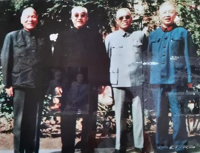 韩先楚赴徐向前家吃饭，回家直言难以下咽！一句吐槽，藏着老一辈最珍贵的风骨徐