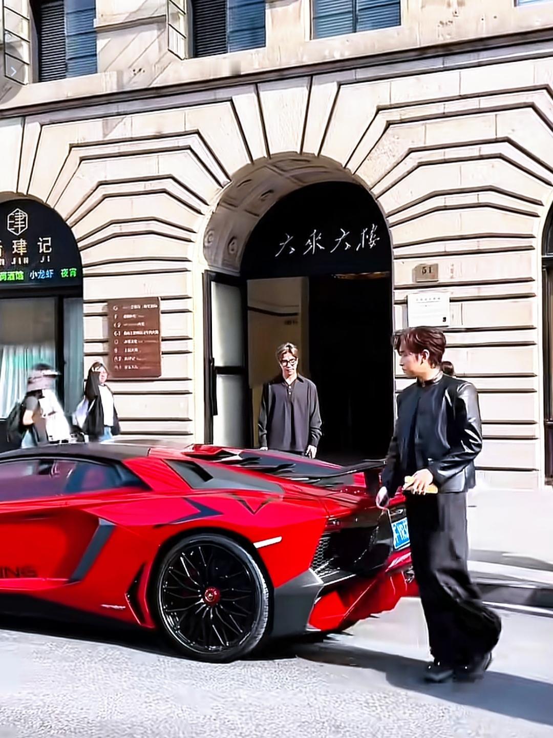 白冰偷税近千万为何没被追究刑责网红白冰偷税近千万未被追刑责，关键在《刑法》“初犯