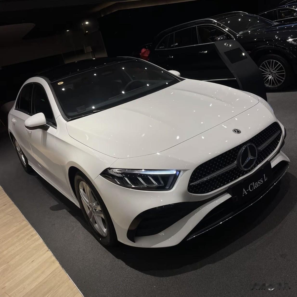 12万买奔驰A级？别急着心动，可能是“压箱底”的库存车。2025款A180L