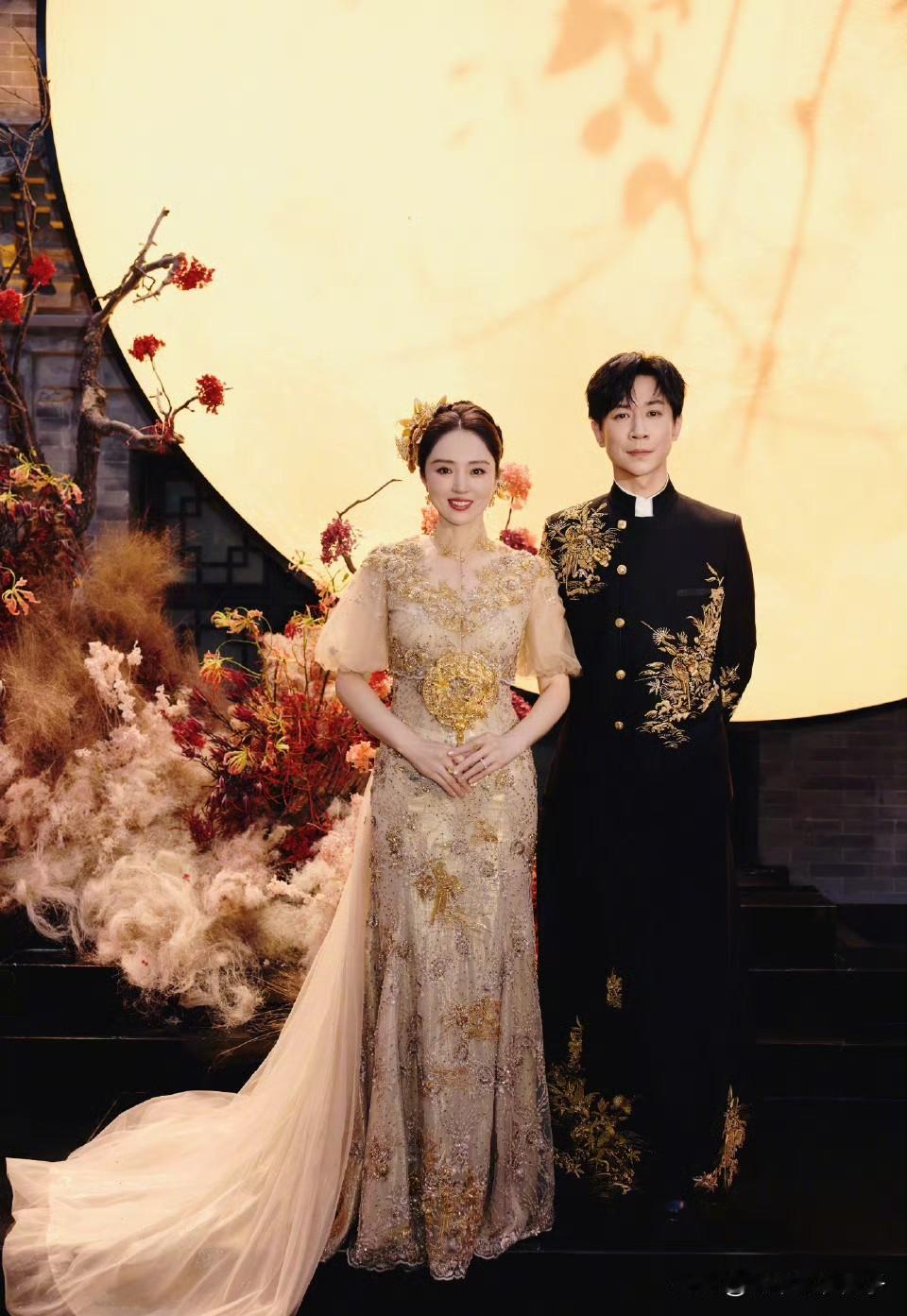 左边是董璇，1979年出生，身高170cm。右边是张维伊，1988年出生，身高