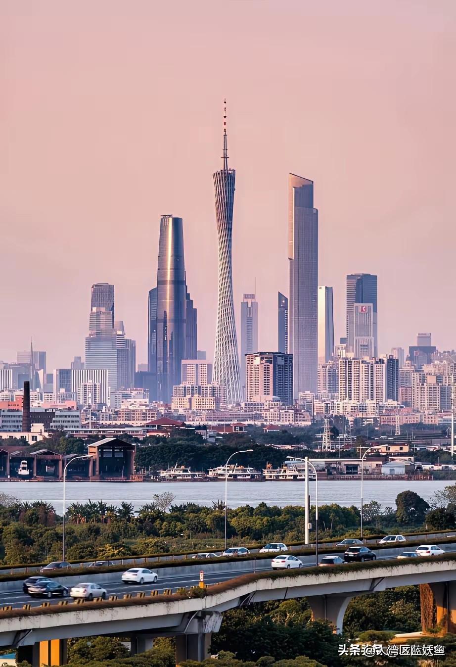 谷歌这步棋，算是把一线城市的布局给补圆了。4月底悄没声儿搬进广州国际金融中