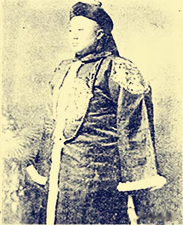 1901年，兵部左侍郎葛宝华奉诏来到山西蒲州御史行台宣读赐自尽谕旨，当时，载勋跪