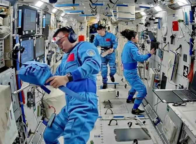 为什么大家都很少提中国空间站了？因为实在是没法提了！咱们现在跟国际空间站的差距太
