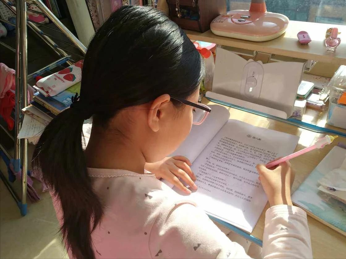 语文想拿高分？这几个“偷分”技巧，家长务必告诉孩子都说语文提分难，那是没找