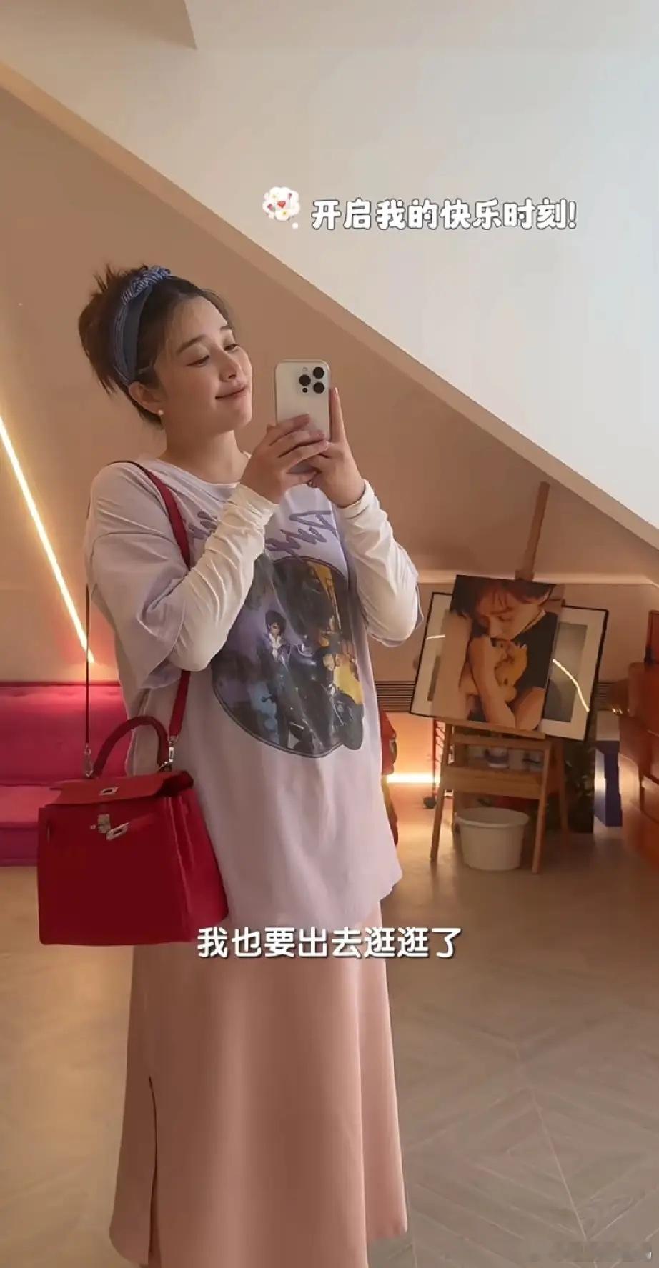 阚清子嫁人后日子过得是真富裕！37岁阚清子晒孕期生活，家里养了五只猫咪，她怀