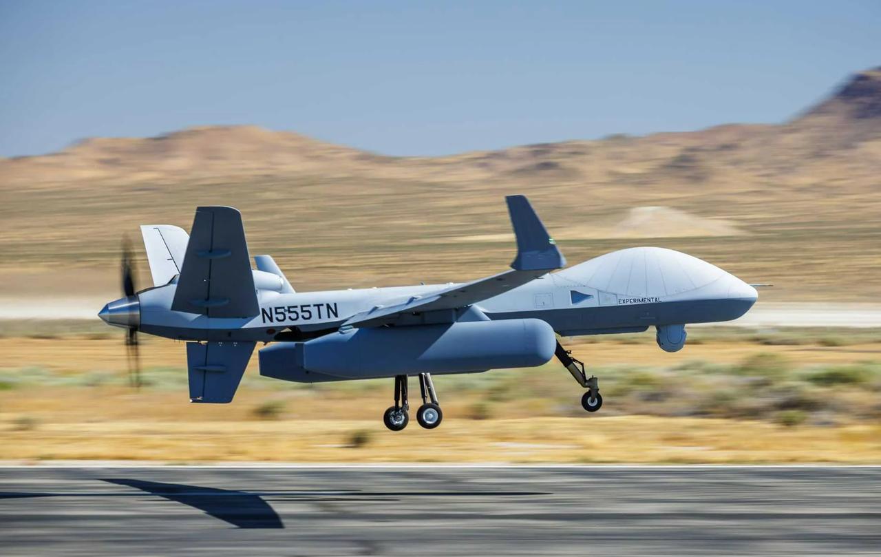 搭载萨博LoyalEye雷达的全球首架无人预警机MQ-9B试飞成功 202