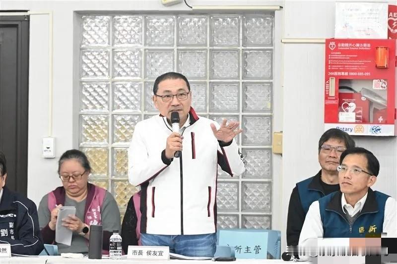 台中没有调解成功，新北更没有希望了。郑丽文亲自主持调解，卢秀燕没有露面。江启