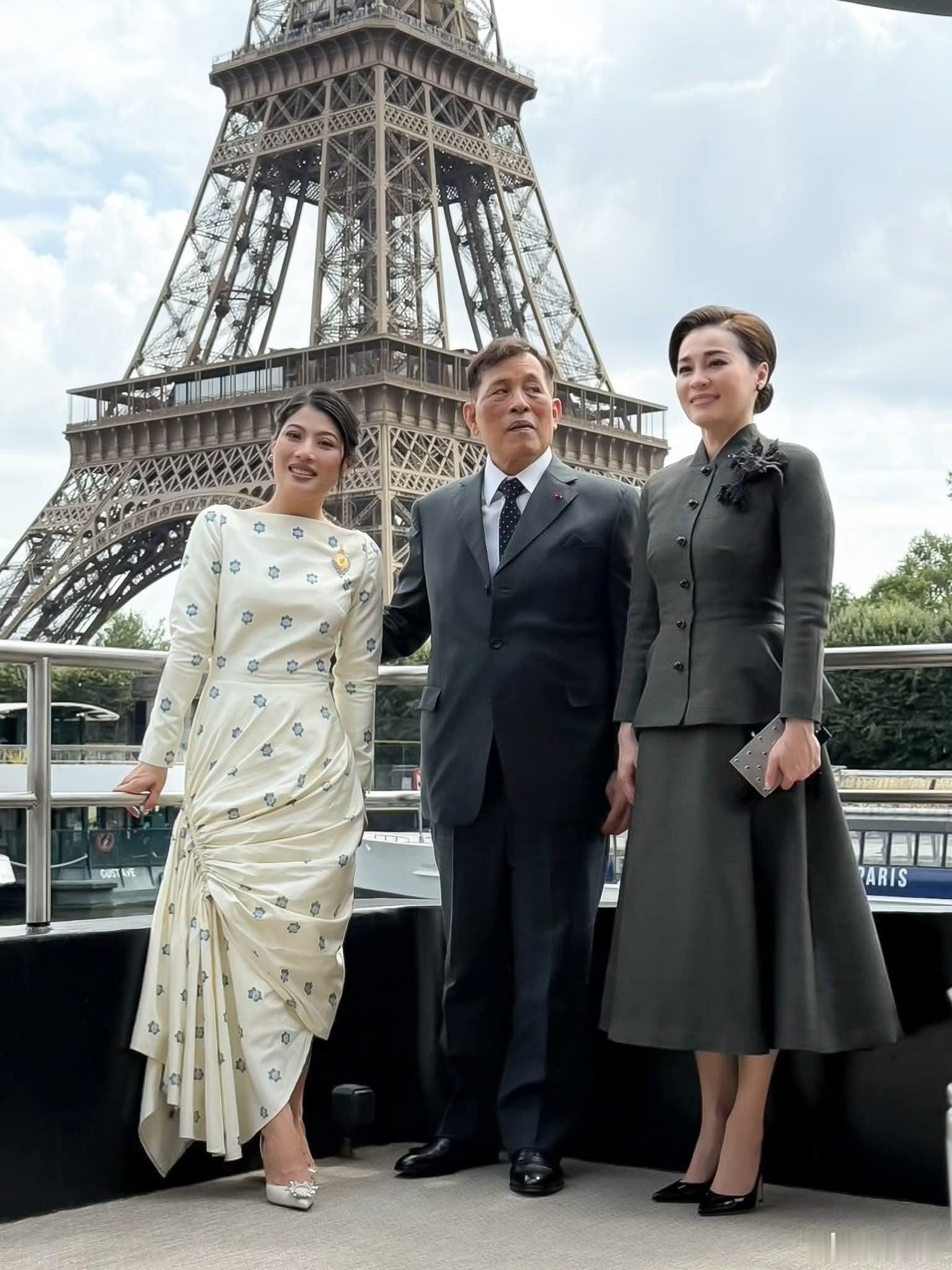 泰国王室🇹🇭🇫🇷6月30日，哇集拉隆功国王和苏提达王后、思蕊梵娜瓦瑞公